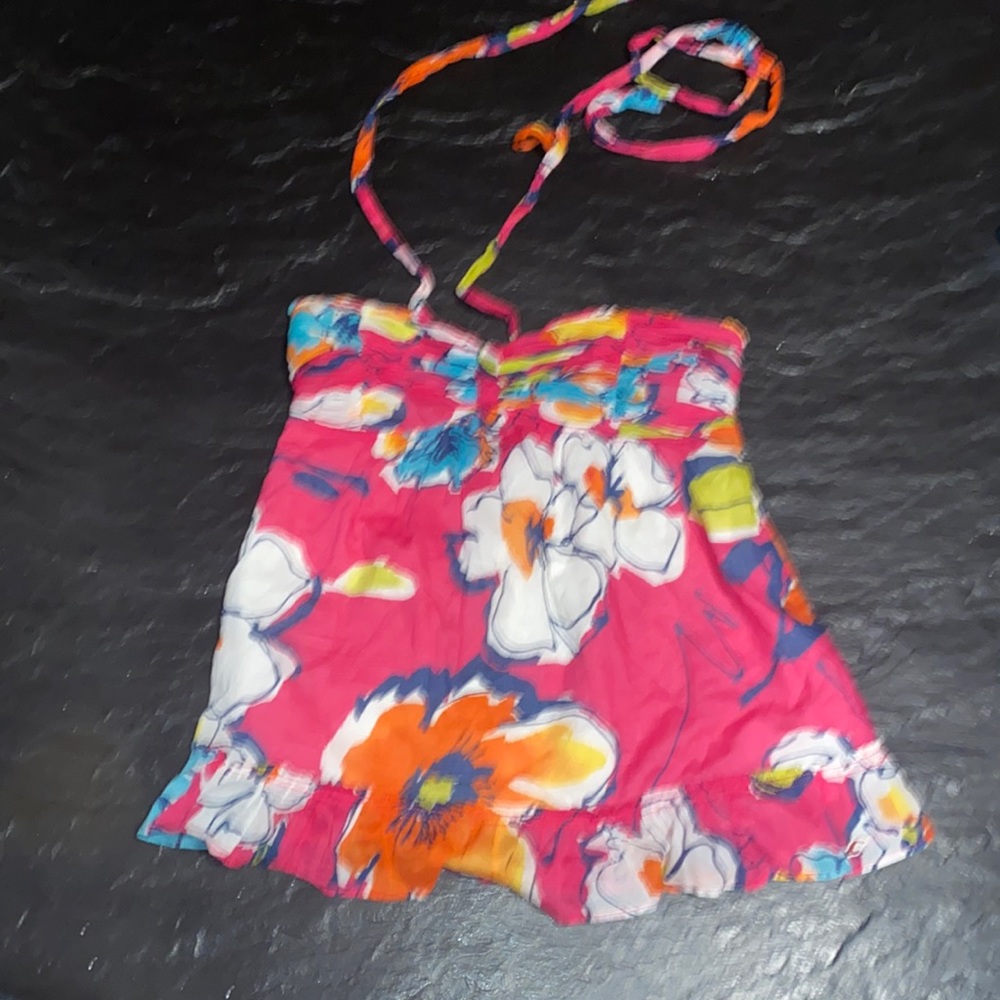 Summer silky halter top. Island flare 🌸🌺